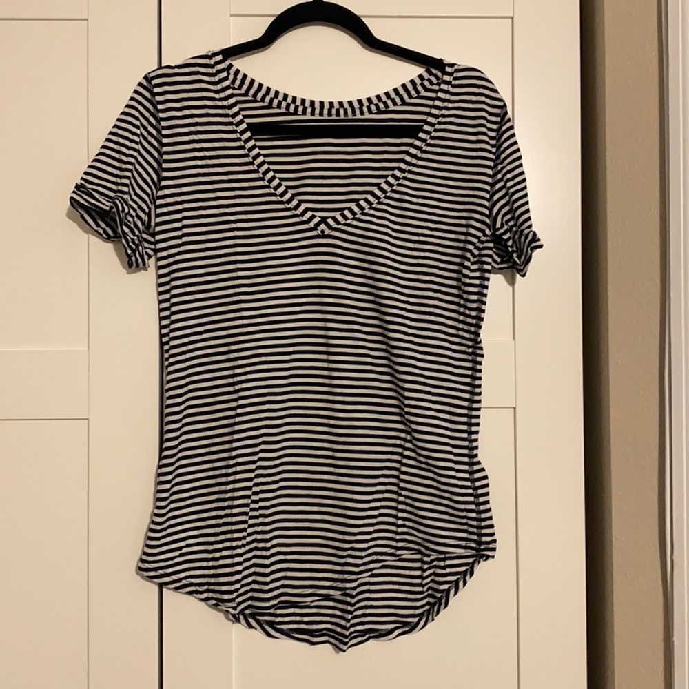 Lululemon t shirt